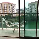 11-Modern Homestay Palazio Lake View Mount Austin Palazio Near Aeon Themepark Toppen Ikea